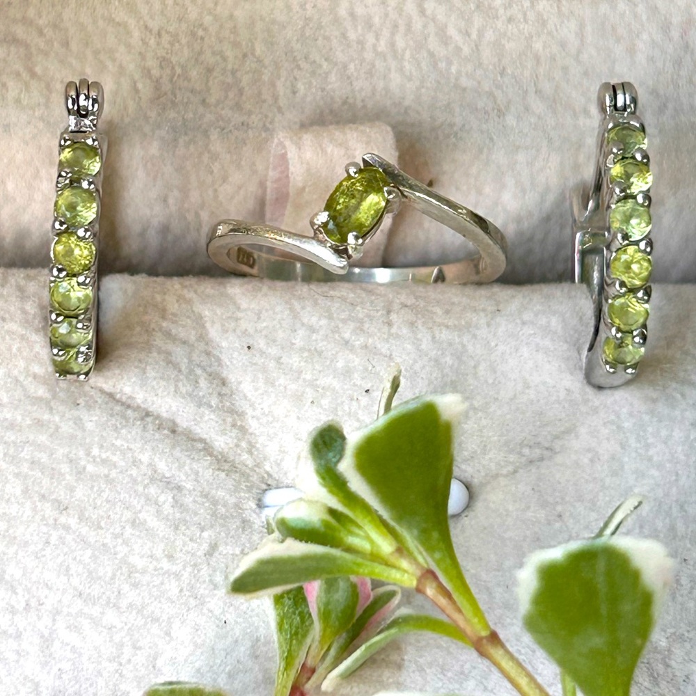 Silver Peridot Hoop Earrings & Bypass Ring (5)
